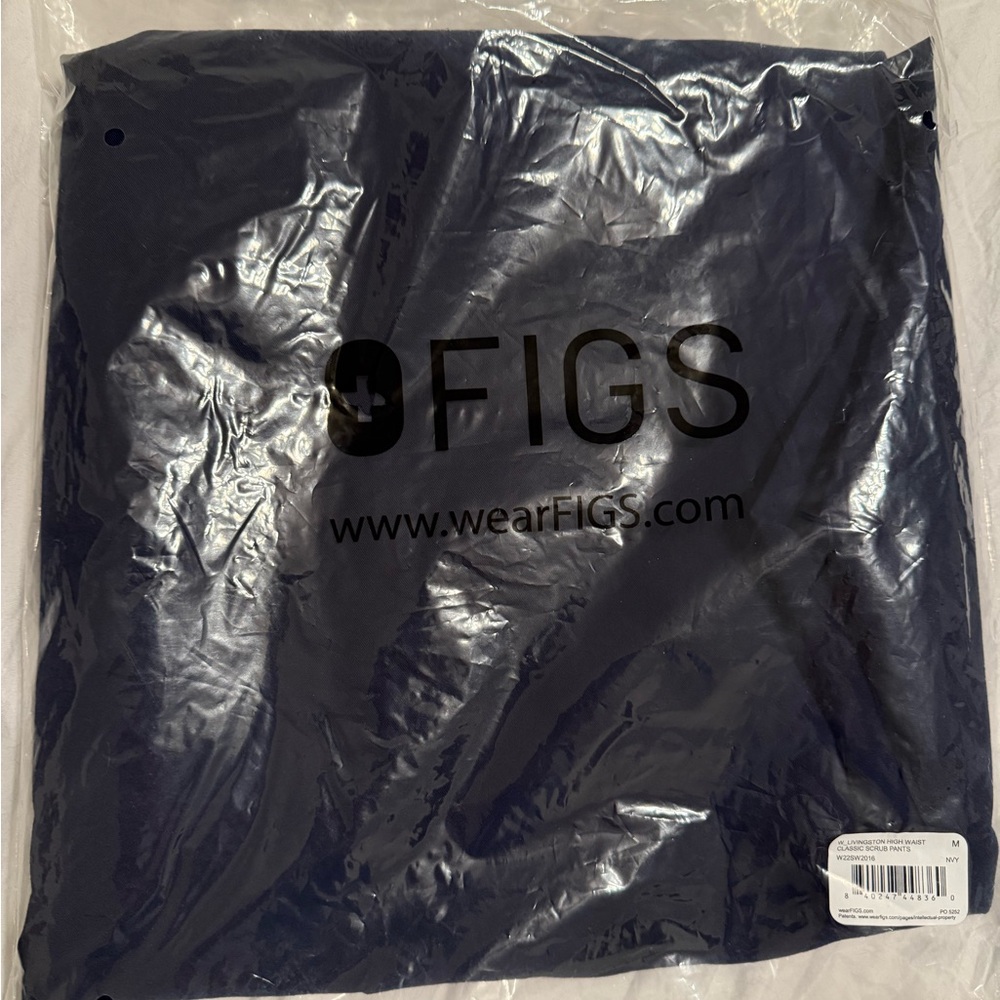 Figs Livingston high waisted scrub pants unopened size M